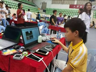 7小時(shí)現(xiàn)場(chǎng)造物!我校&ldquo;小創(chuàng)客&rdquo;赴廈門大學(xué)挑戰(zhàn)青少年迷你創(chuàng)客馬拉松比賽